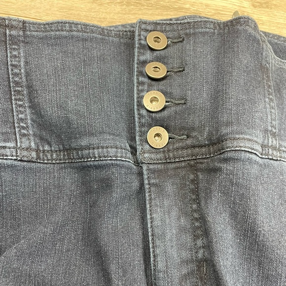 Torrid Women Jeans US 18 R - 4 Button Skinny Leg Dark Wash Plus Size - Picture 5 of 9
